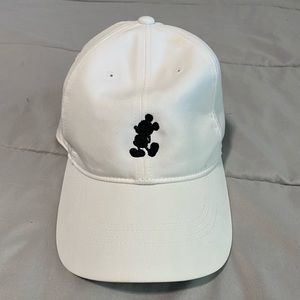 Nike adjustable Mickey Mouse golf hat